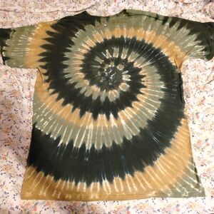Green and brown 5XL tye dye t-shirt from liquid blue.